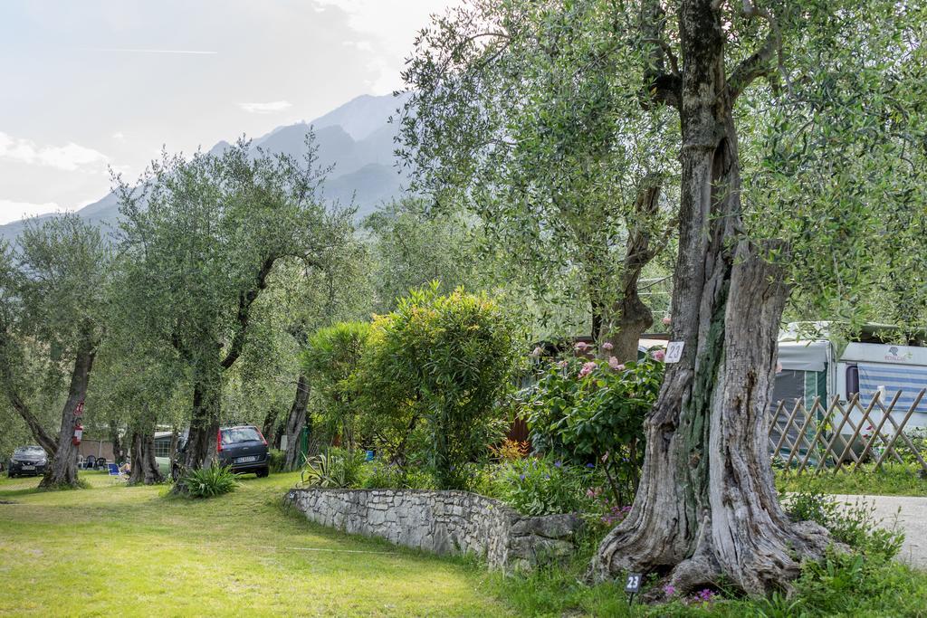 Monja Camping Village Brenzone sul Garda Eksteriør billede